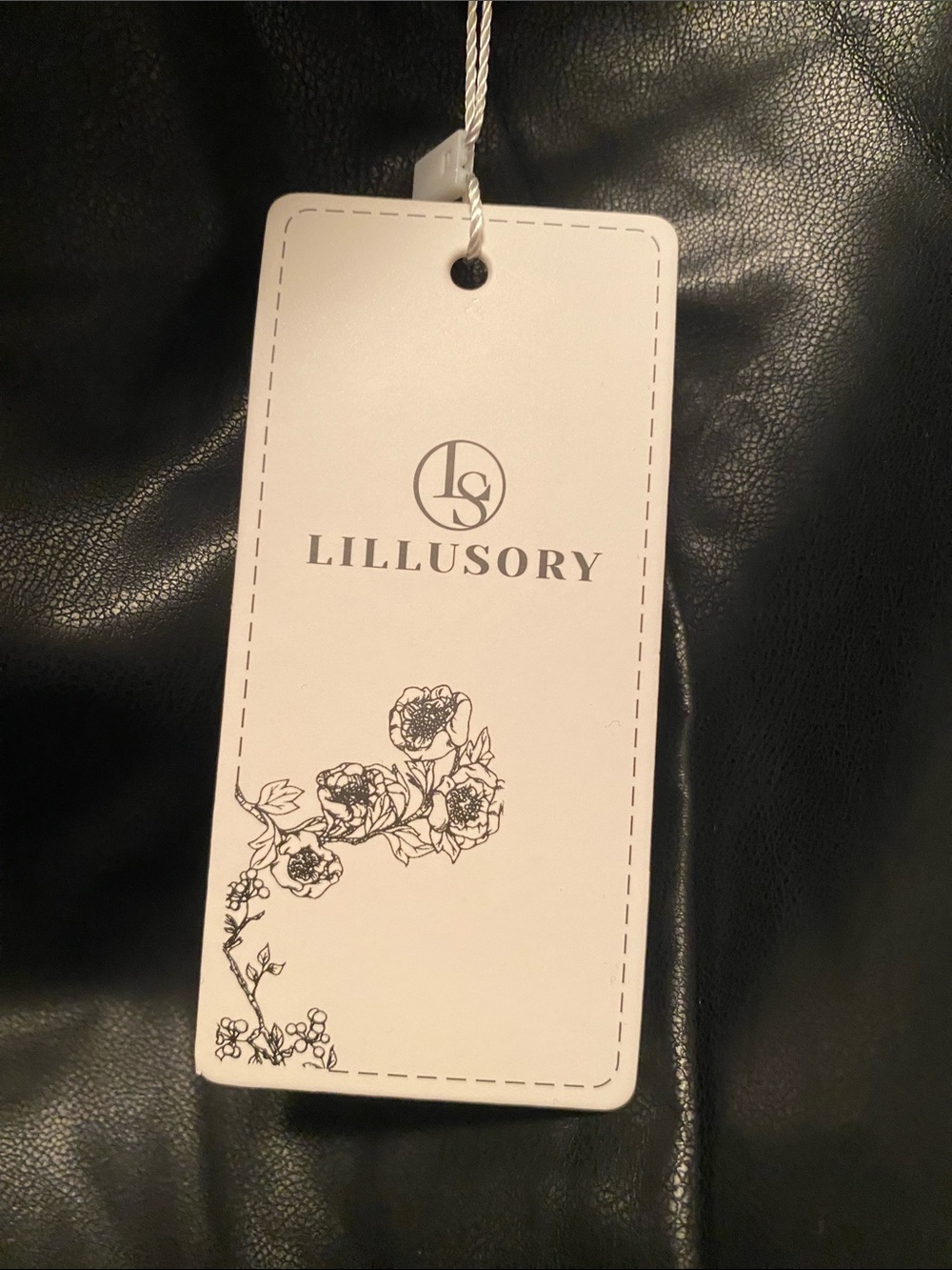 Lillusory Black Faux Leather Mini Skirt…size L - Picture 6 of 7